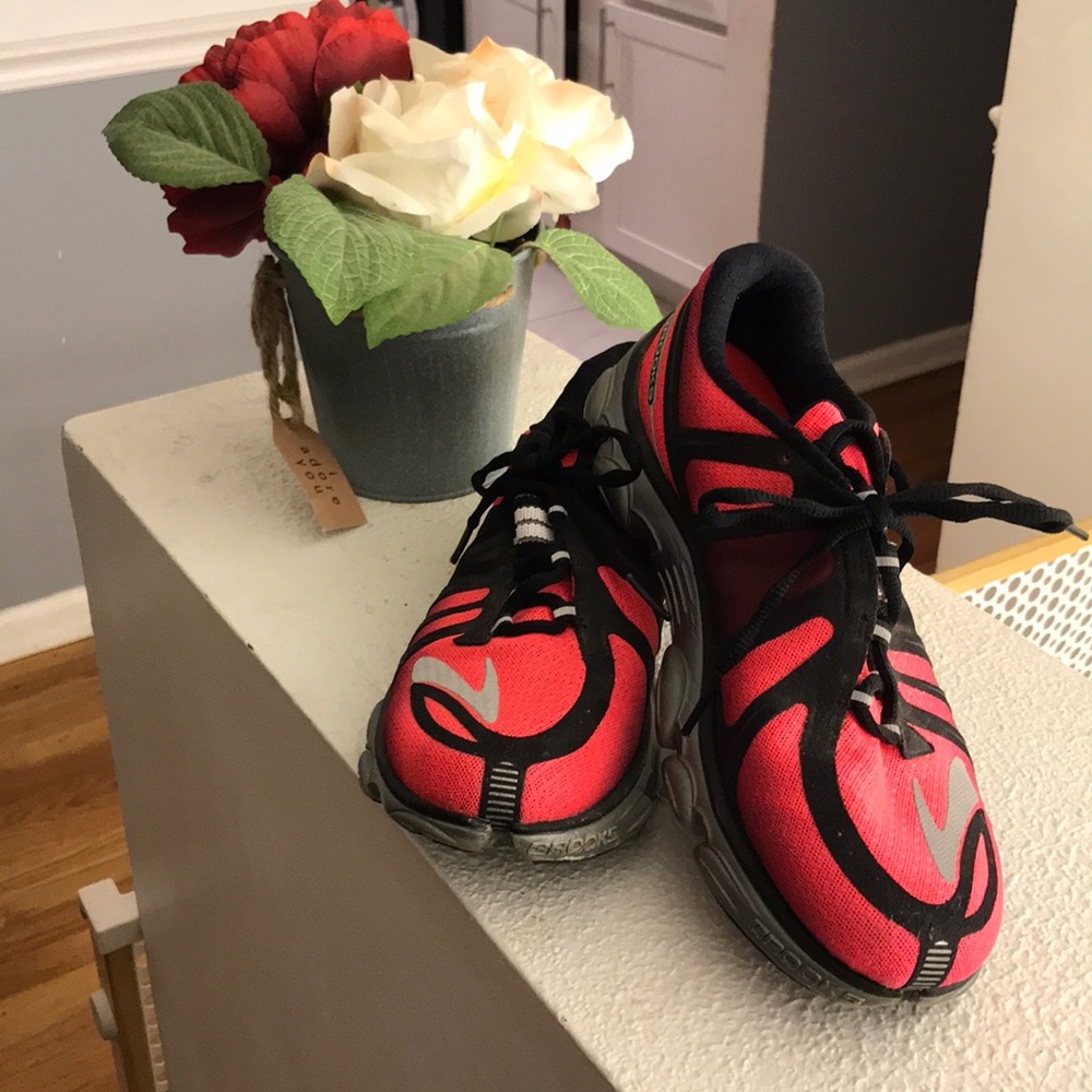 Brooks PureFlow sneakers 10 medium